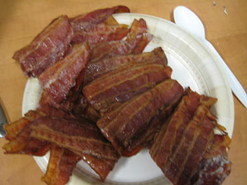 Illustration for article titled Taste Test: Yoder's Canned Bacon and Oscar Mayer Fully Cooked Bacon